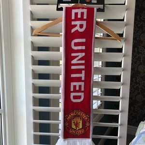 Adidas Manchester United scarf NWT
